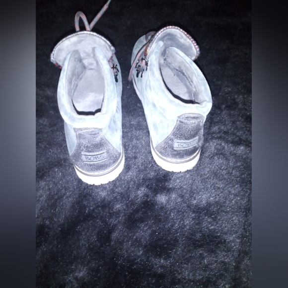 Skechers Gray and Red Lace Up Boots with Suede Finish - Picture 2 of 9